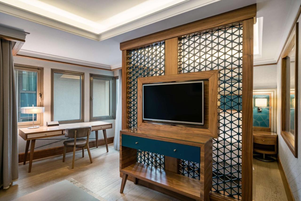 Radisson Blu Bosphorus Hotel Istanbul Exterior photo A room at the hotel