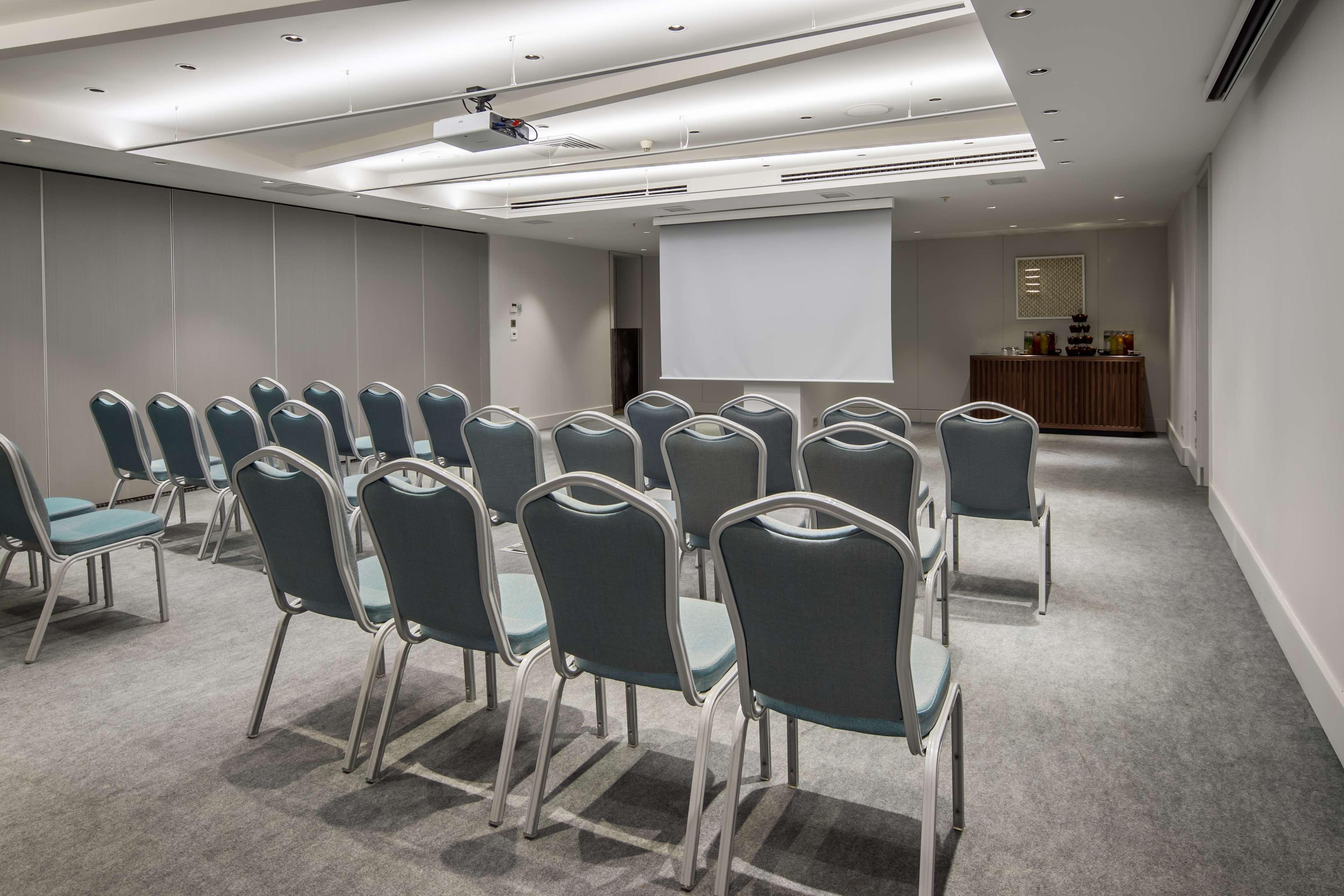 Radisson Blu Bosphorus Hotel Istanbul Exterior photo The meeting room