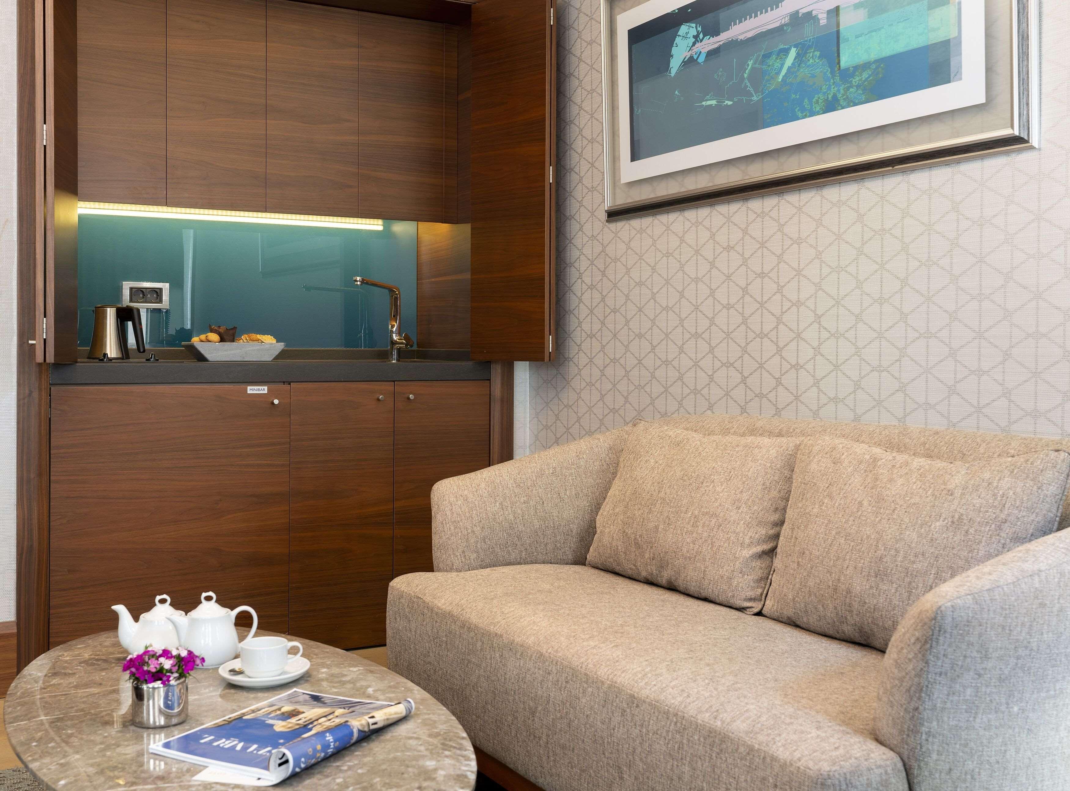 Radisson Blu Bosphorus Hotel Istanbul Exterior photo A living room in a suite at the hotel