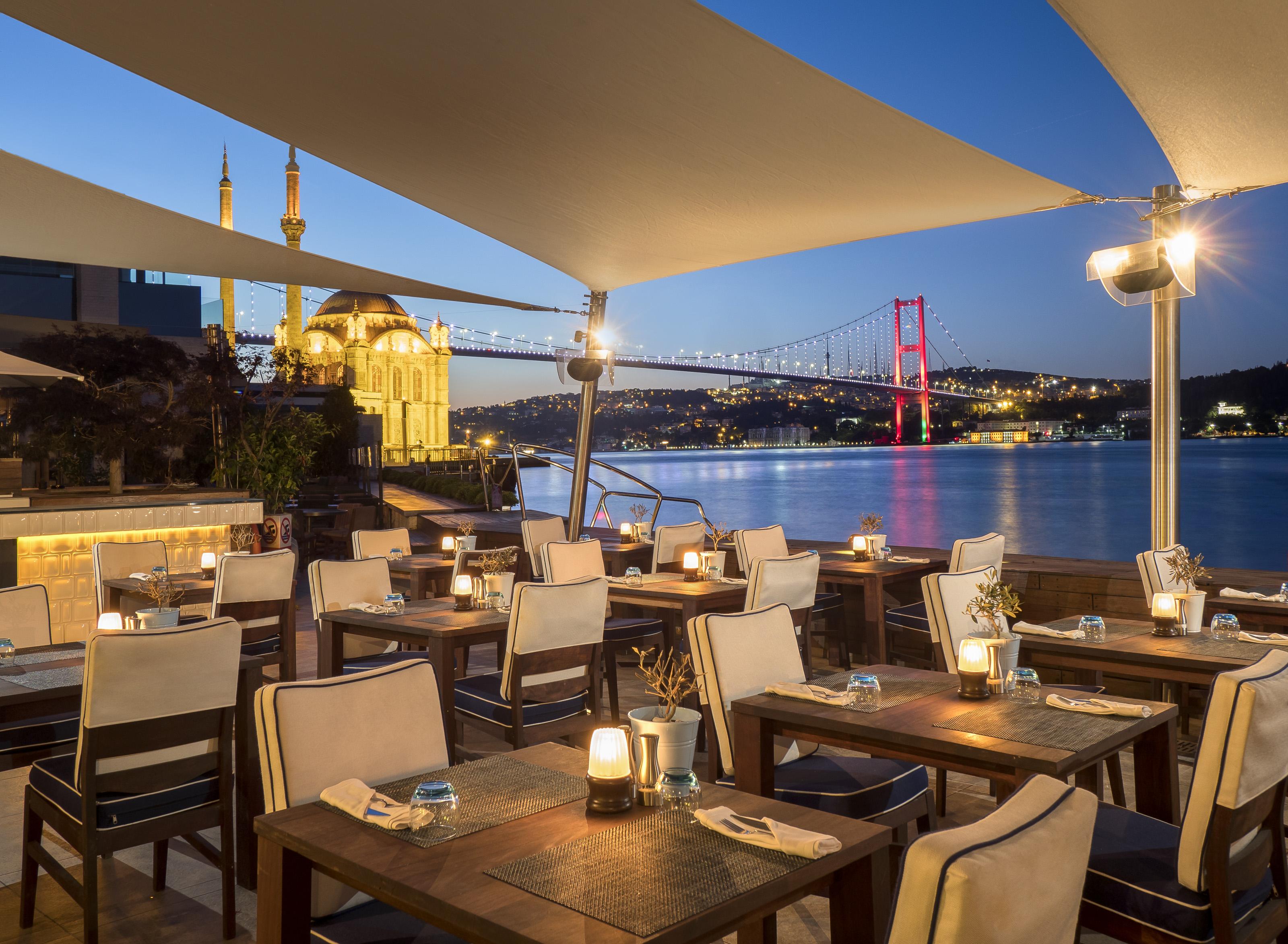 Radisson Blu Bosphorus Hotel Istanbul Exterior photo Terrace at the Four Seasons Hotel Istanbul