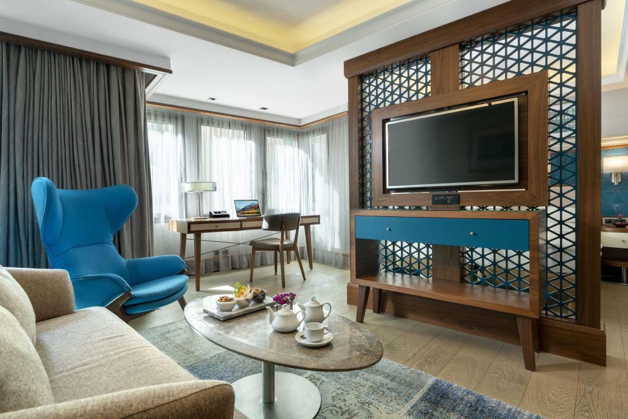 Radisson Blu Bosphorus Hotel Istanbul Exterior photo A living room at the hotel